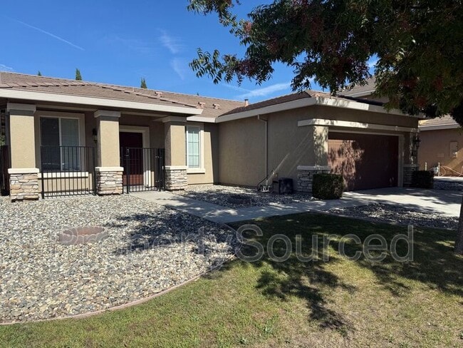 Primary Photo - 333 Catmint St