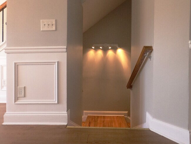 Building Photo - 213 16th St NW