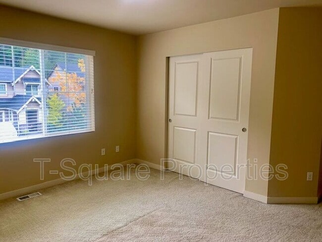 Building Photo - 10218 242nd Ave NE