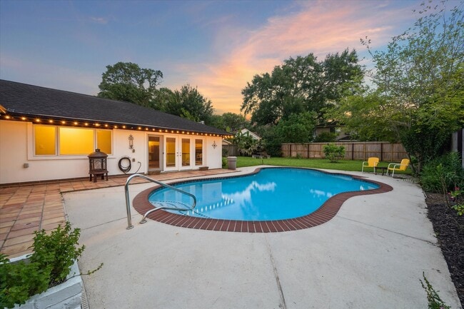 Building Photo - 18618 Point Lookout Dr
