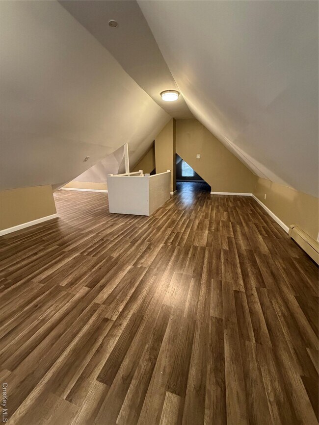 Building Photo - 79 Brook St