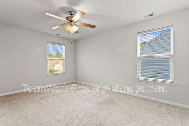 Building Photo - 145 Stoney Creek Way