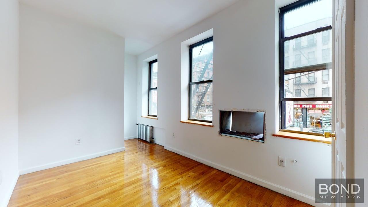 Building Photo - 96 Third Avenue