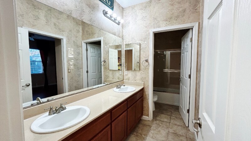 Building Photo - 2124 Carrara St