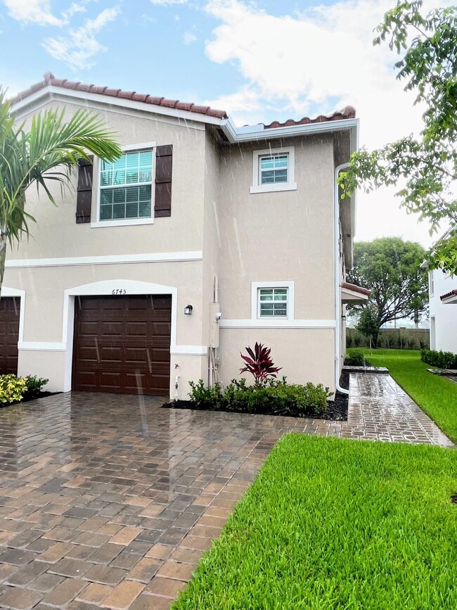 Building Photo - 6745 Broadwater Ln