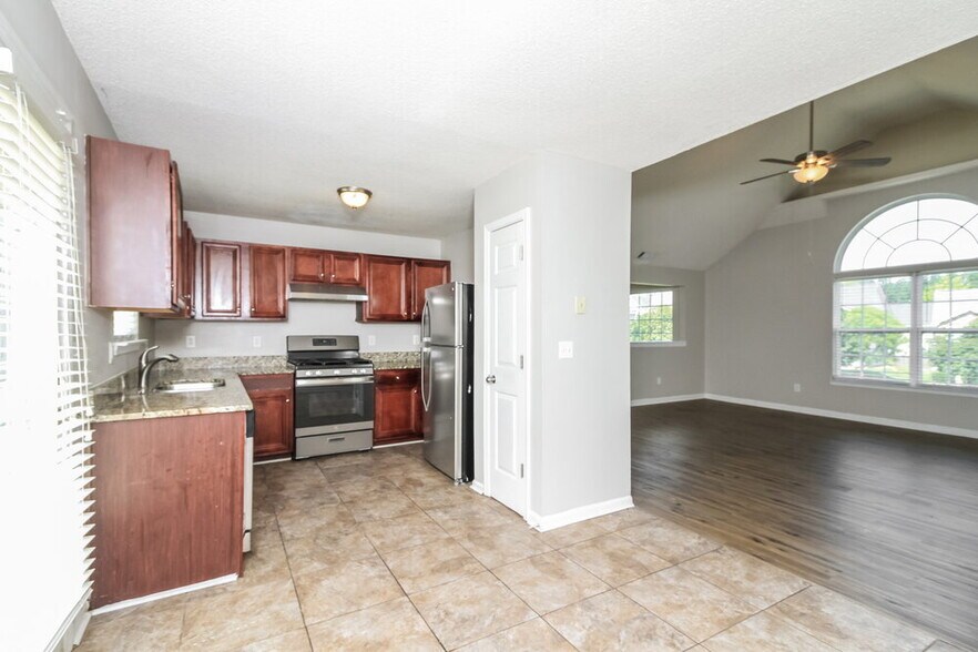 Building Photo - 465 Marriott Dr