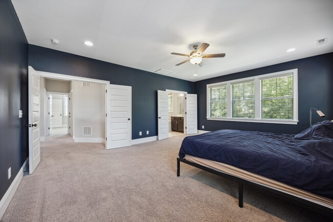 Building Photo - 405 Gilpin Way