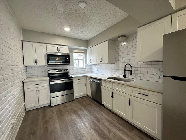 Building Photo - 9711 Linkmeadow Ln