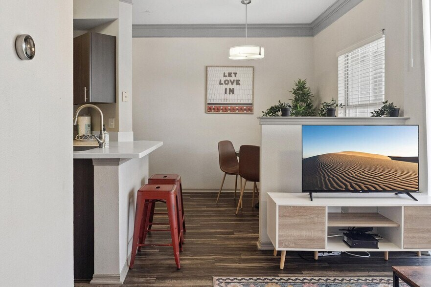 Building Photo - 12100 Metric Blvd