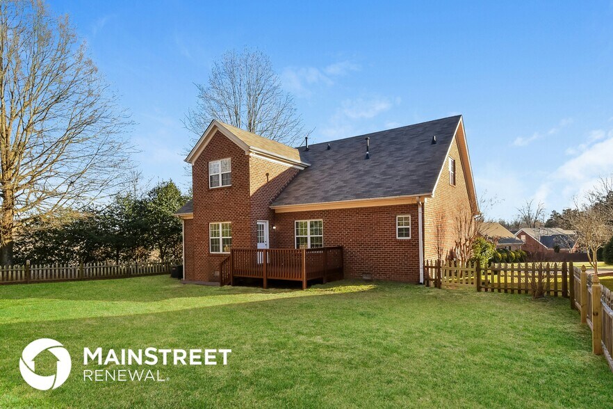 Building Photo - 1321 Davenport Ct