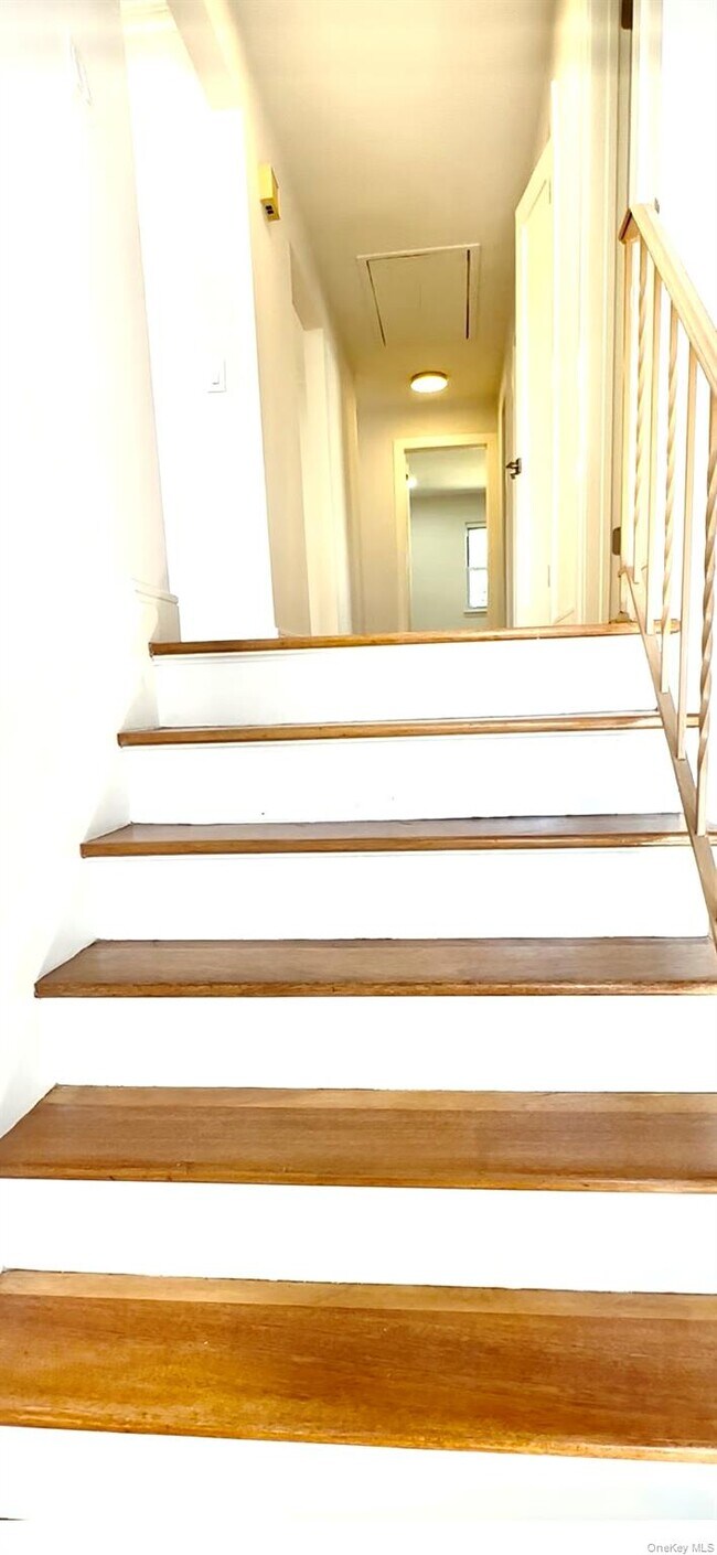 Building Photo - 495 Kimball Ave