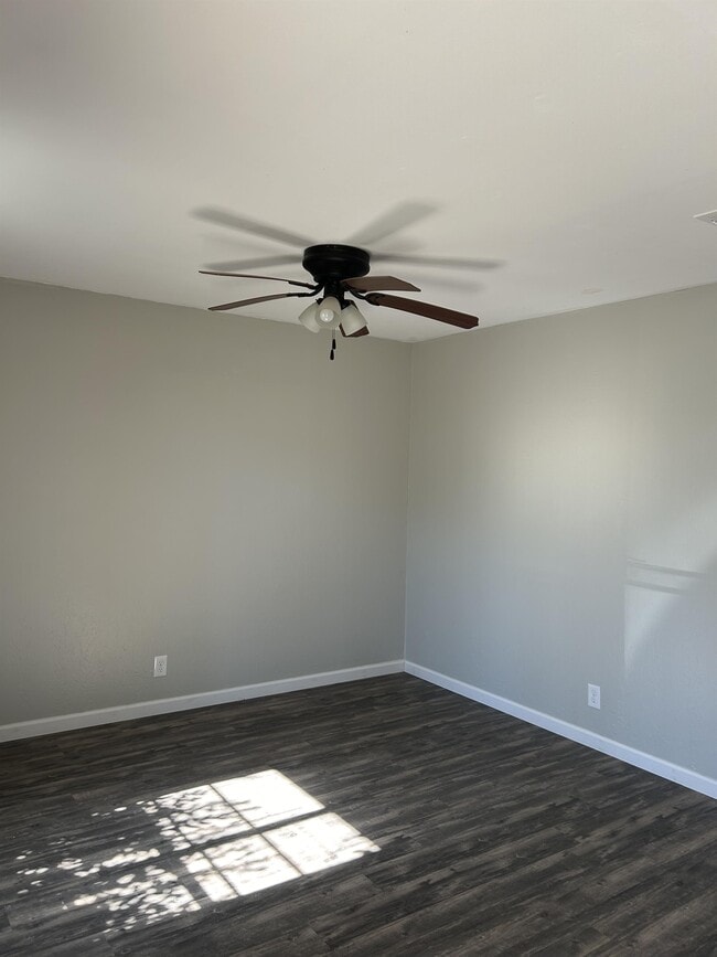 Building Photo - 207 Belview Rd