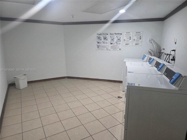 Building Photo - 9688 Fontainebleau Blvd