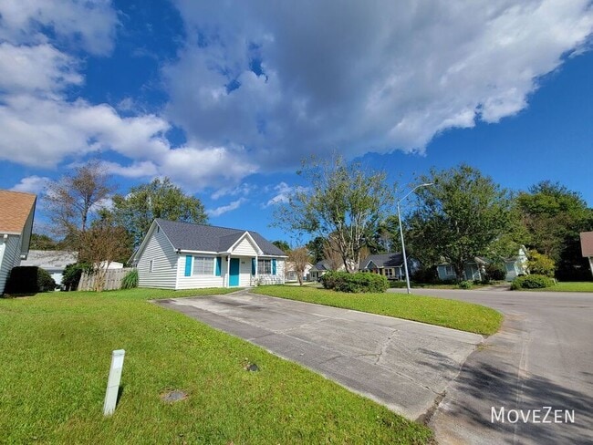 Building Photo - 809 Antler Dr