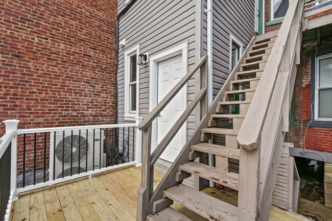 Building Photo - Brand New Remodel - 4BR / 2BA Home in Manchester - In-Unit Laundry, Convenient Location - Availab...