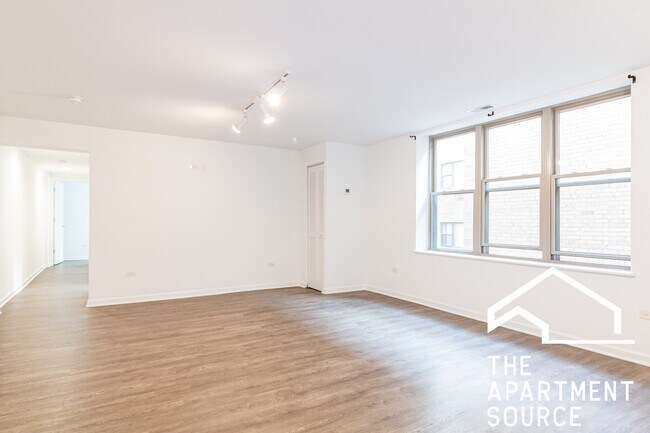 Building Photo - 940 W Winona St