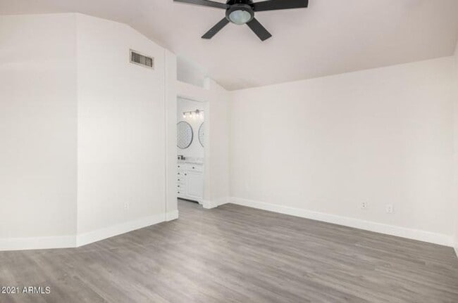 Building Photo - 875 N Ithica Ct