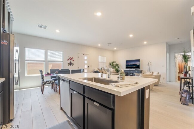 Building Photo - 292 Whitney Crest St