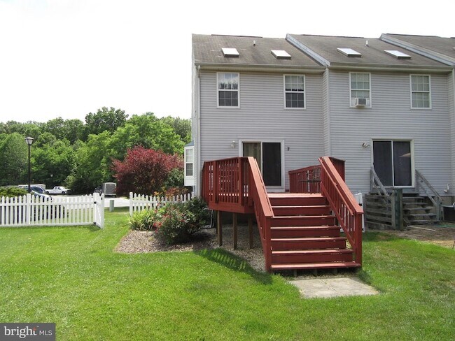 Building Photo - 1000 San Remo Ct