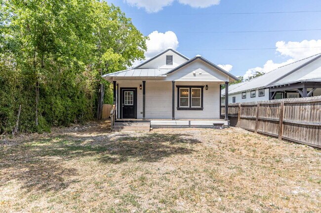 Building Photo - 1010 Burnet St
