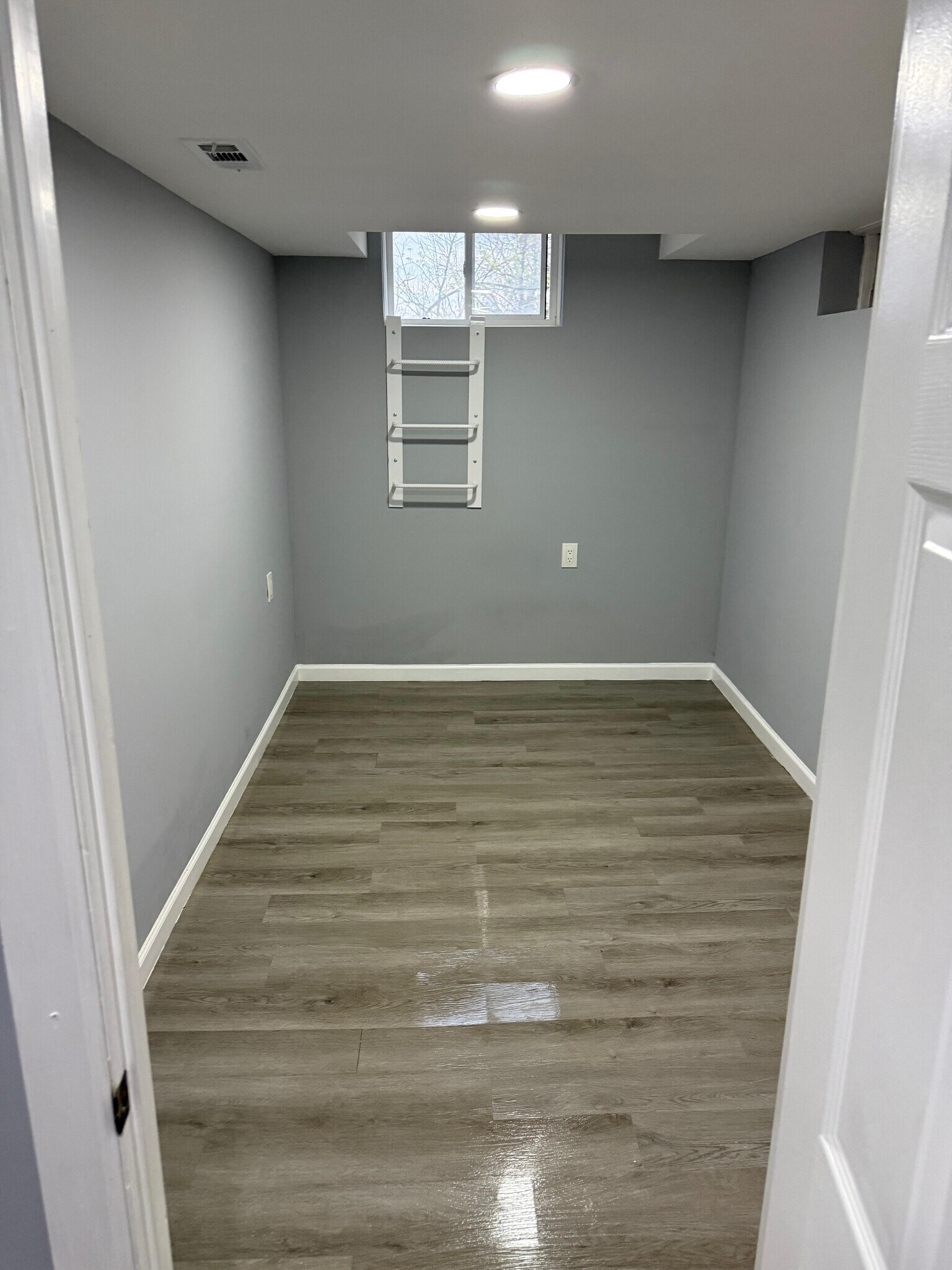 Building Photo - 2031 Chalfant St