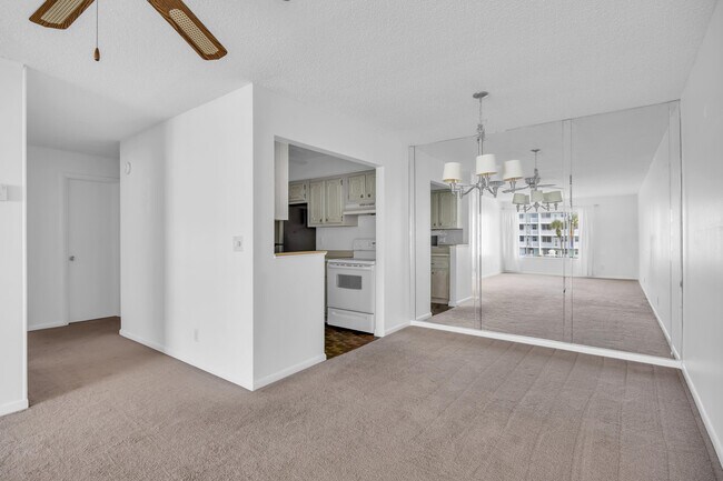 Building Photo - 125 Shore Ct