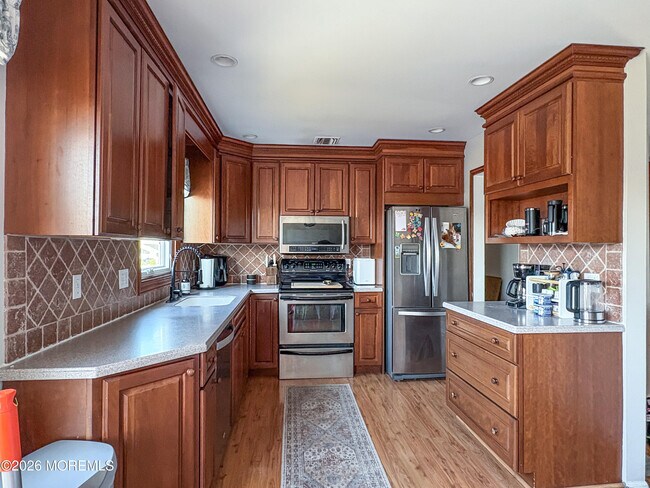 Building Photo - 3430 Bergen Ave