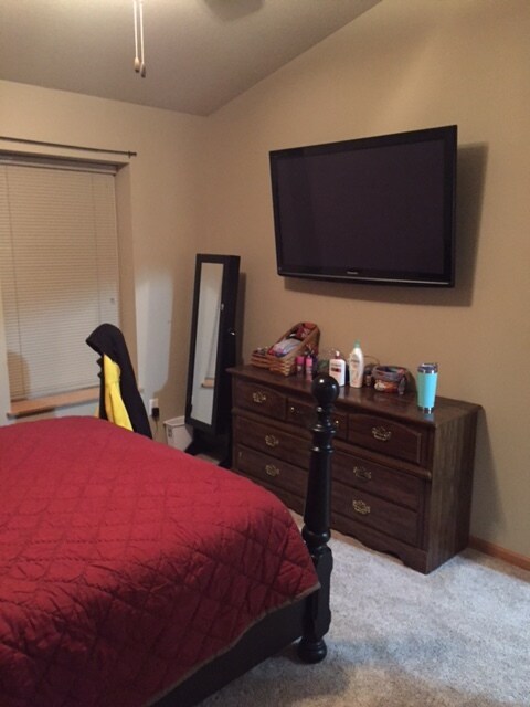 Bedroom - 383 NE Sandalwood