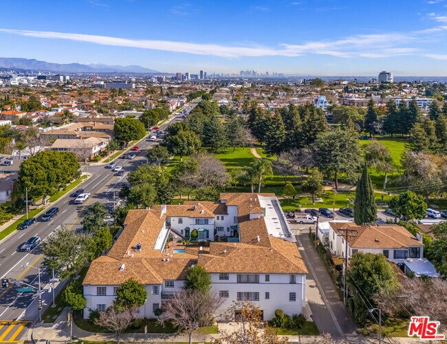 Building Photo - 9768 W Olympic Blvd