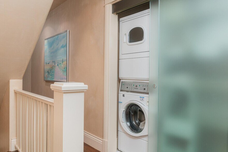 Building Photo - 605 W Colorado Ave