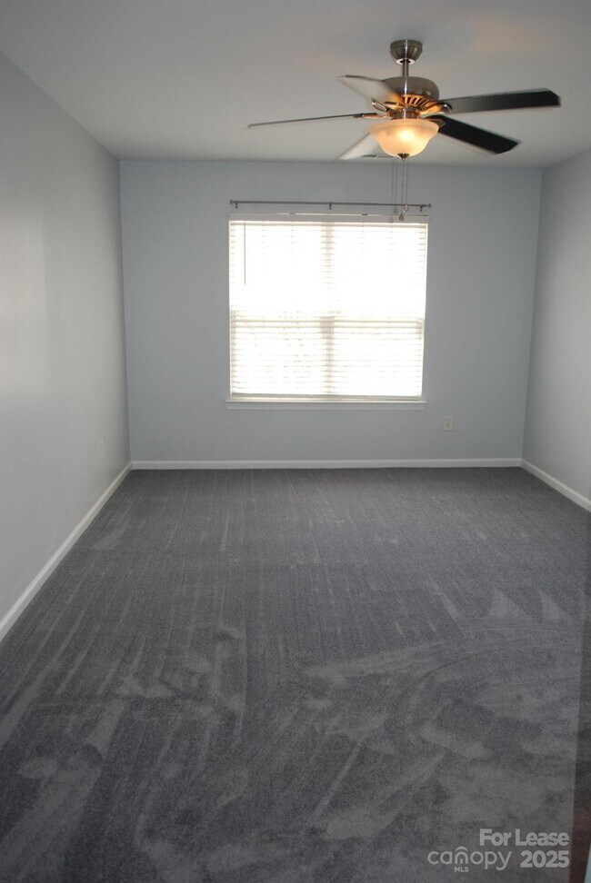 Building Photo - 9239 Ducati Ln