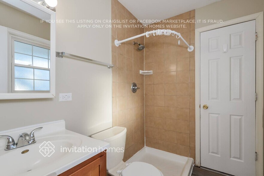 Building Photo - 828 Winmoor Dr