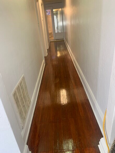 Building Photo - 1410 Watts St