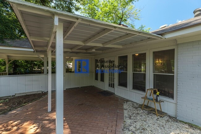 Building Photo - Charming 4-Bed, 2.5-Bath Home in the Heart...