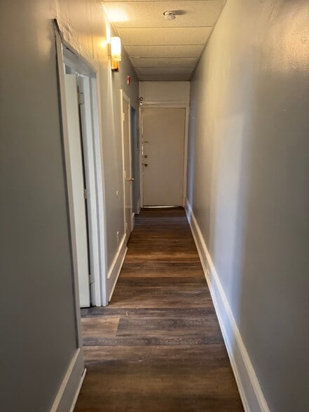 Building Photo - 559 N 63rd St