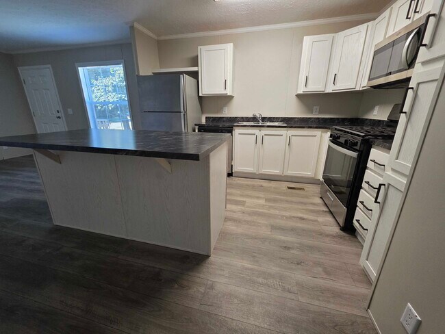 Building Photo - 3618 Juniper St