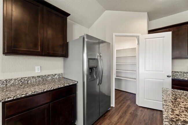 Building Photo - 1827 Brady Shores Dr