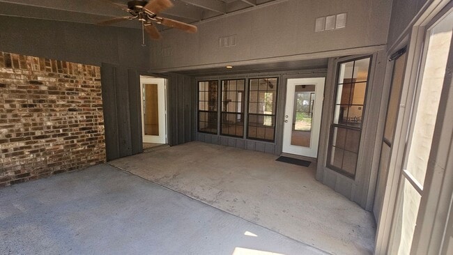 Building Photo - 1700 Kendolph Dr