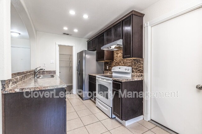 Building Photo - 9423 Cliff Way St