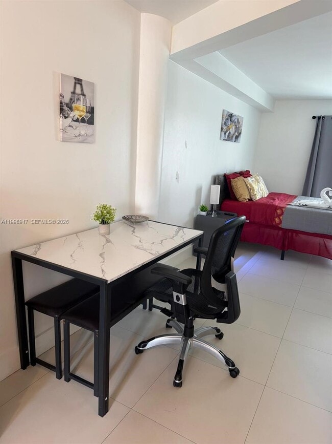 Building Photo - 7904 West Dr