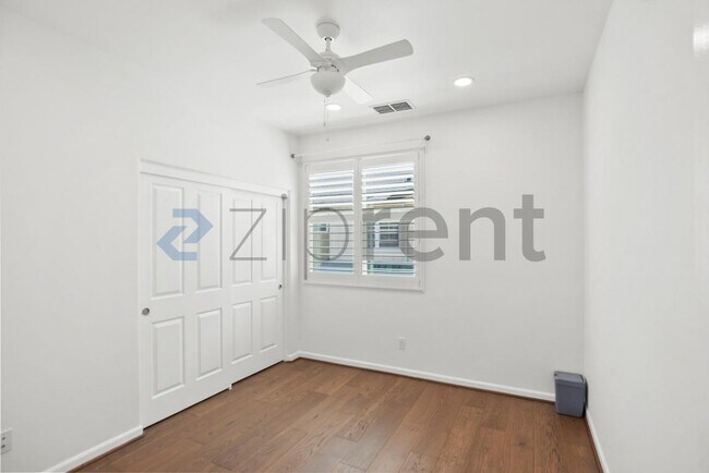 Building Photo - Unit 1529