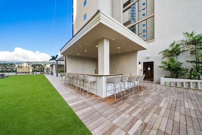 Building Photo - 2350 Sky Ala Moana West #2304