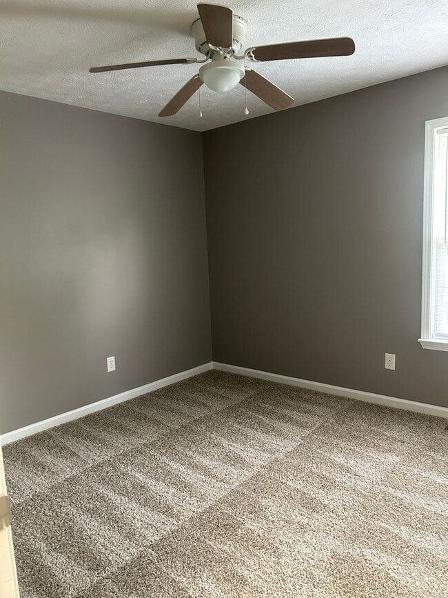 Building Photo - 3 bd 2 ba home on a cul de sac