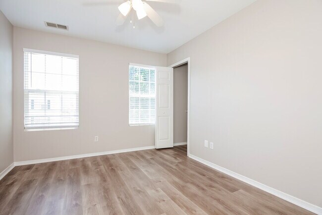Building Photo - 8126 Rosberg Ln