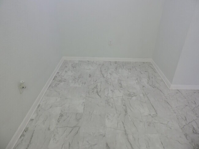 Building Photo - 11032 Legacy Dr