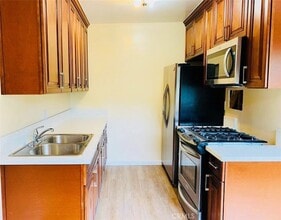 Building Photo - 3232 Estara Ave