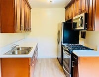 Building Photo - 3232 Estara Ave