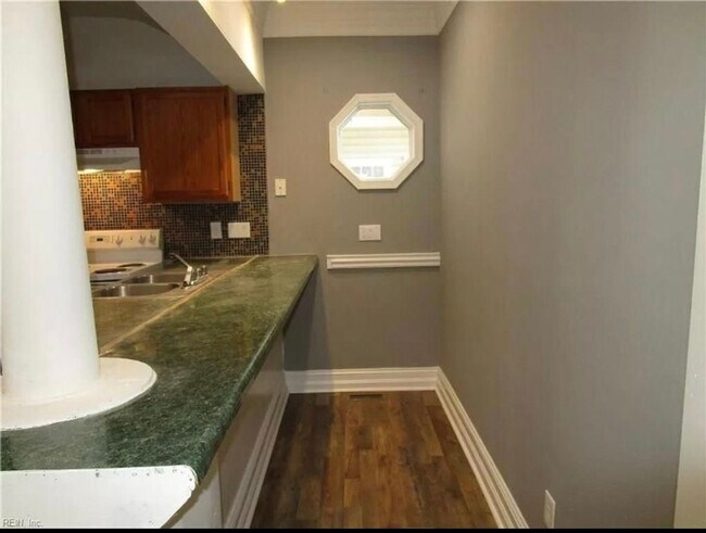 Building Photo - Charming 3BR House in Norfolk