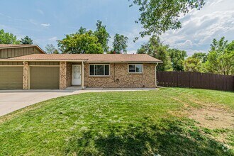 Building Photo - Spacious 3BD, 2BA Lakewood Half-Duplex wit...