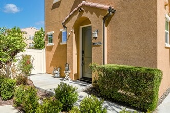 Building Photo - 4 Bedroom Townhome for rent In Murrieta